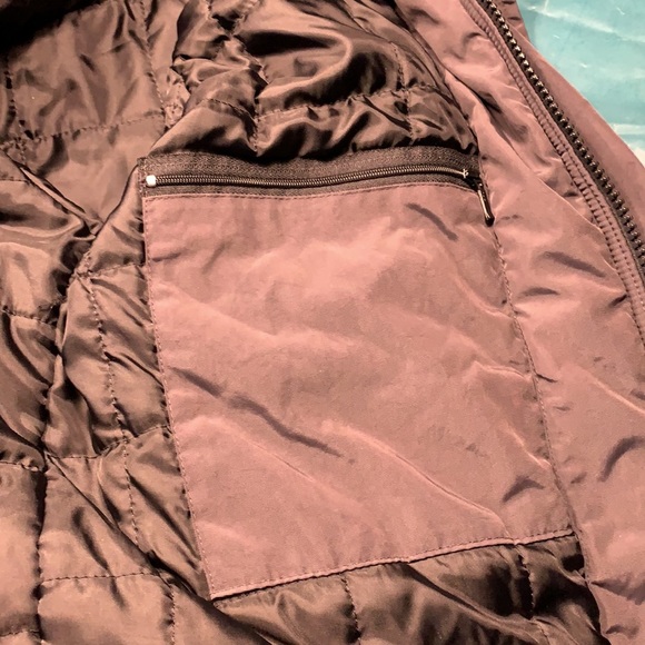 Men’s Eddie Bauer Quilted Waterproof Coat - Picture 11 of 12